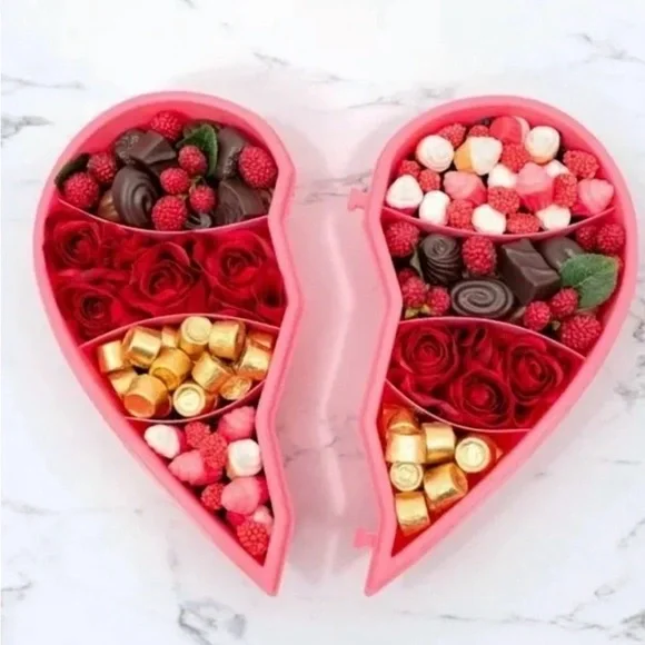 CWC Cook With Color‎ Heart-Shaped Snackle Box - Picture 3 of 3